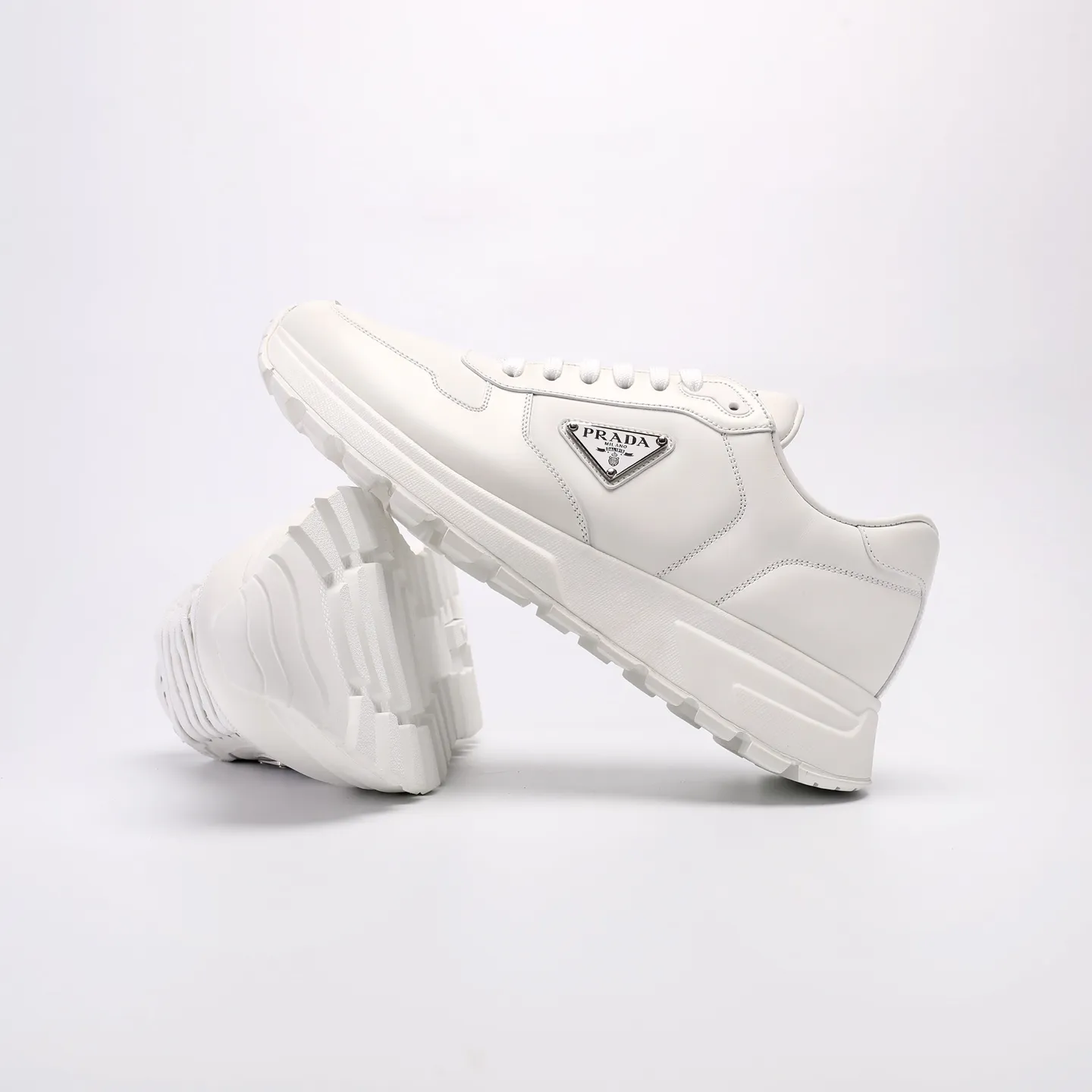 Batch 580 [PRADA] Men's shoes are popular in the counter, official website synchronization, high-quality shipments. Fabric: original cowhide with snakeskin. Lining: cowhide feet + cowhide lining. Outsole: original TPU + foam. Size: 38-46